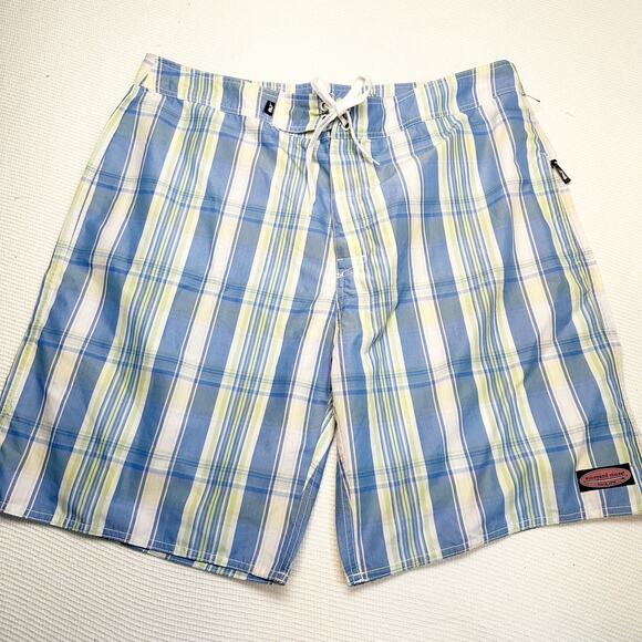 vineyard vines plaid board shorts size 40 - Picture 1 of 7